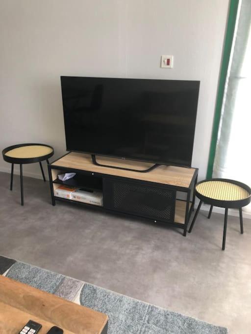 Superbe Appartement En Plein Centre Ville. Ла-Рош-сюр-Йон Экстерьер фото