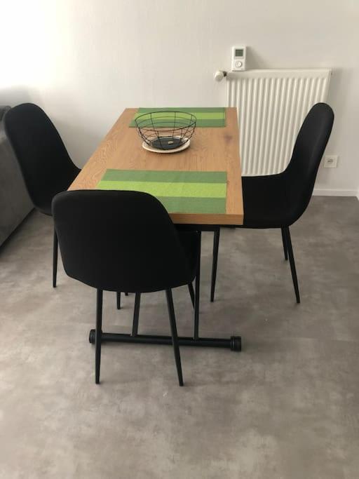 Superbe Appartement En Plein Centre Ville. Ла-Рош-сюр-Йон Экстерьер фото
